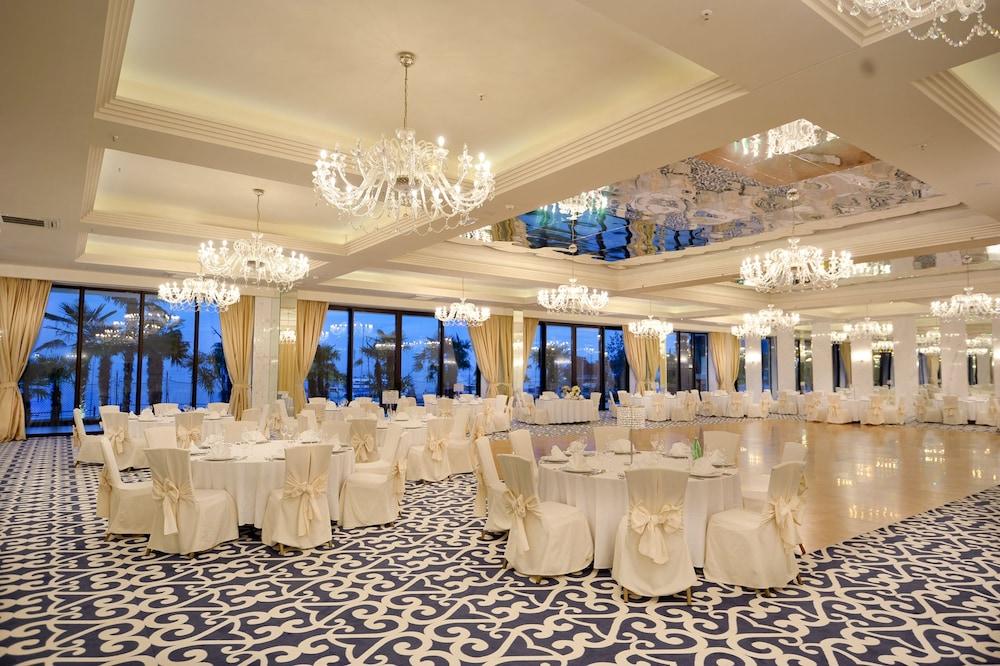 Amadria Park Royal Hotell 4*