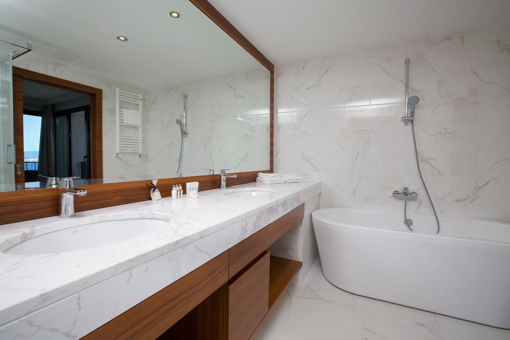 Hotel Amadria Park Royal 4*