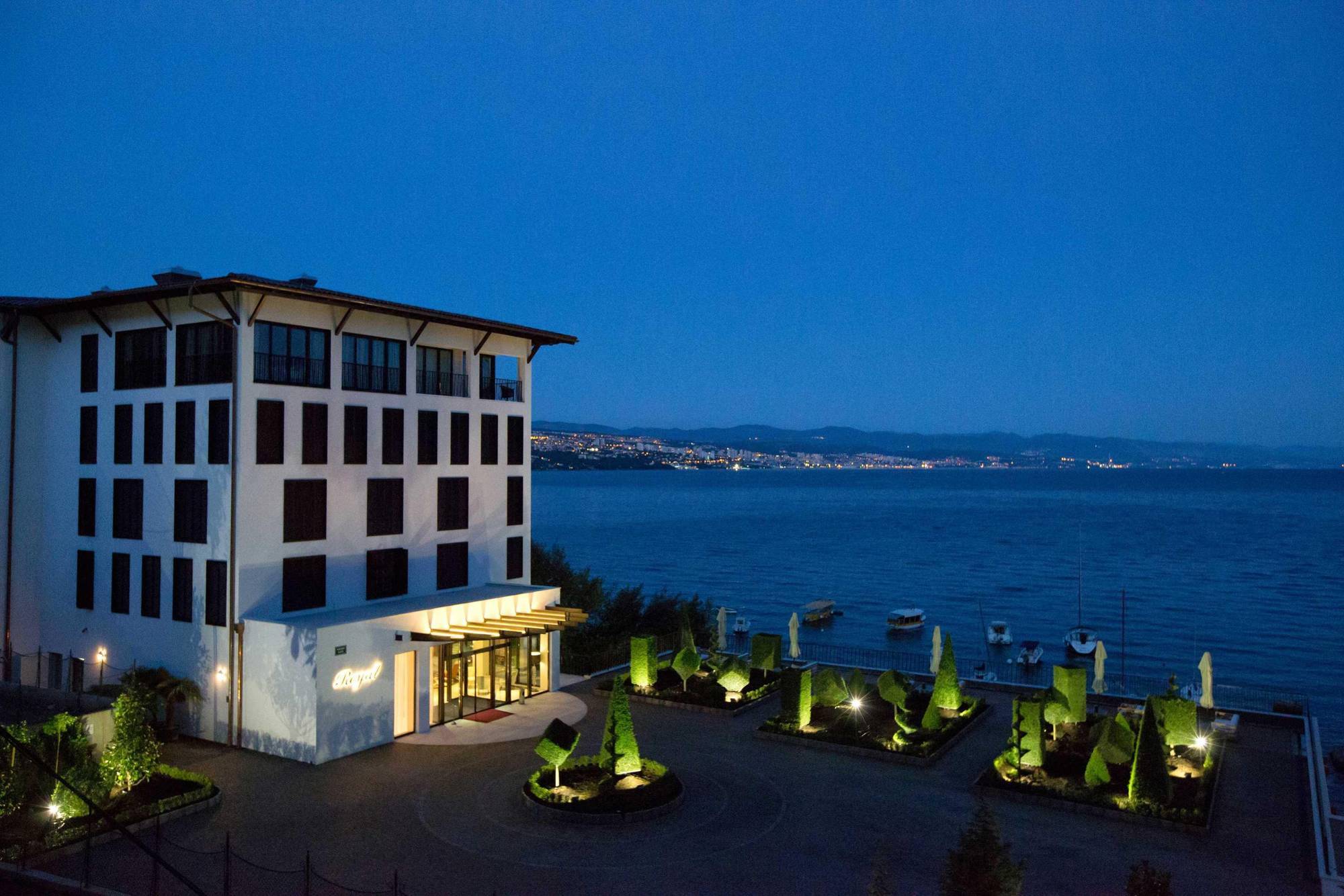 Amadria Park Royal Hotel 4*
